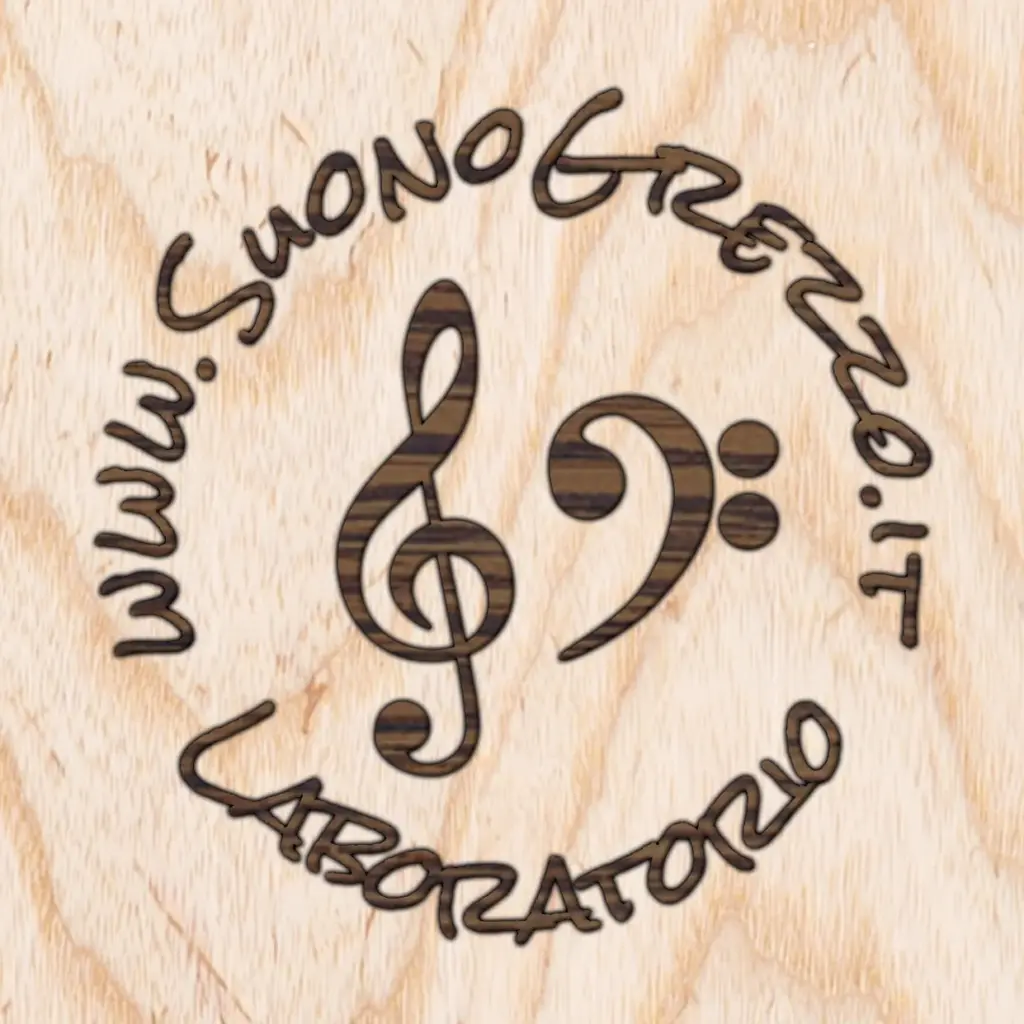 Timbro in legno del laboratorio di liuteria artigianale Suono Grezzo con chiave di violino e chiave di basso
